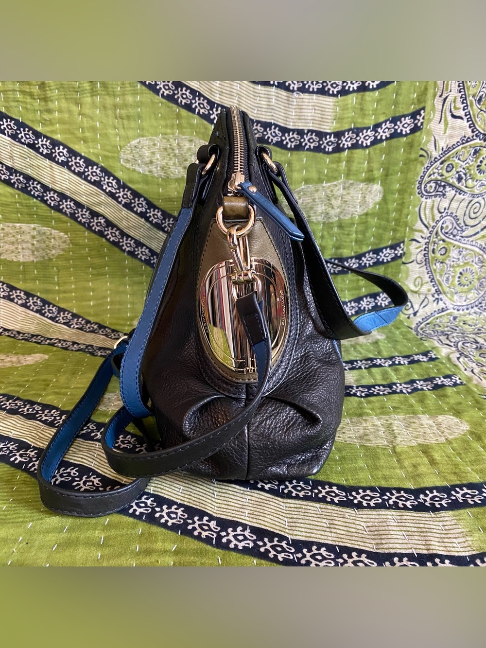 B Makowsky Black/ Blue Downtown Pebbled Leather Crossbody Satchel Purse - Picture 2 of 16